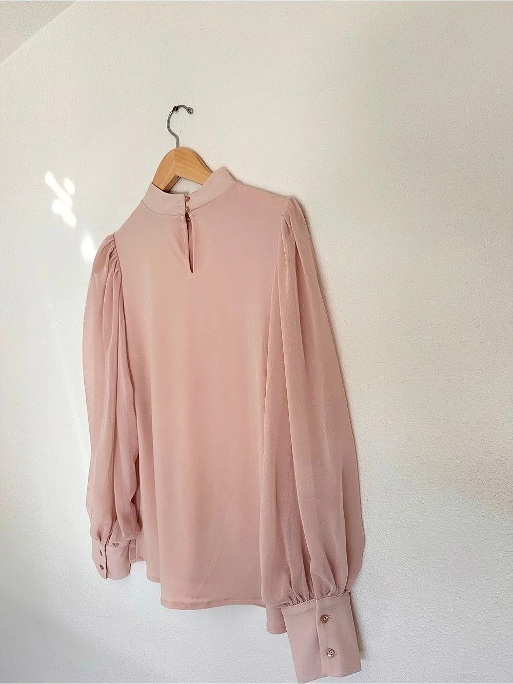Ann Taylor Puff Sleeve Blouse in Pink Size XS Like New